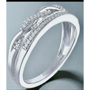 Ladies Diamond natural ring Sterling Silver 925 Band Size 7